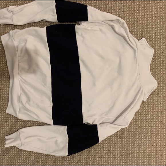 Brandy Melville crew neck zip up! Comfy & cute:) - Picture 3 of 3